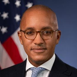 华尔街巨头布局数字资产：高盛(GS.US)联合纽约梅隆银行(BK.US)推出7.1万亿美元代币化货币市场基金渠道